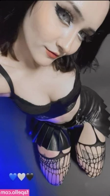 Nyukix - Happy Friday loves