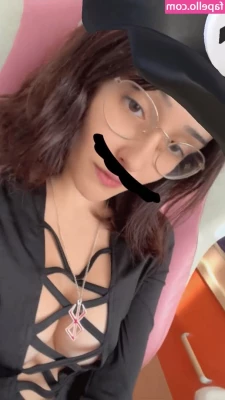 Nyukix - Feeling a little extra today… want a sneak peek? 😘 You know