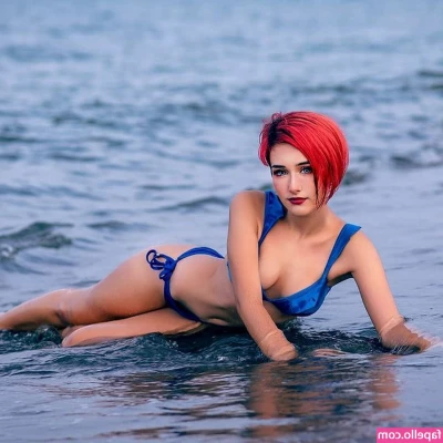 Nyukix - Just me showing off the set and being a good girl