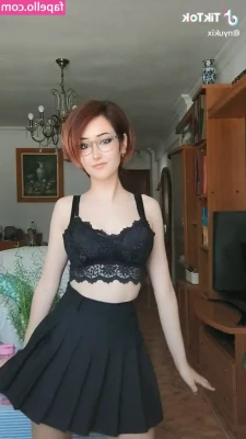 Nyukix - Tell me  what s the most important thing about a girl to you
