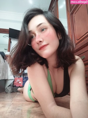 Nyukix - on my knees for  camillekarina