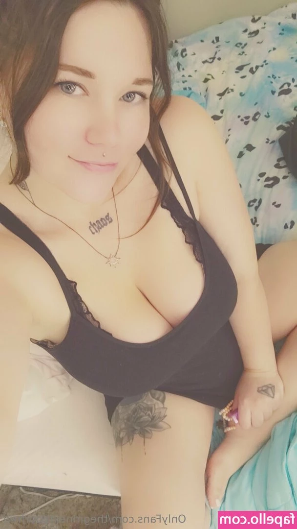 thegirlnextdoorfree - I am a naughty goddess   the queen of video calls and dress up videos