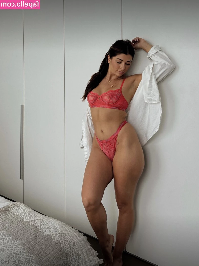 lauren-d [ lauren-d-1 ] - A few push ups