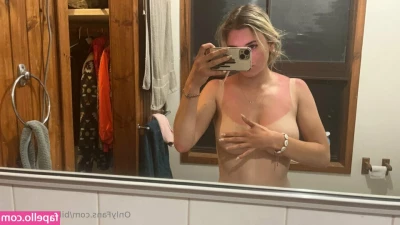 VIRAL - EVIE IS A STUFFIEFUCKER <3