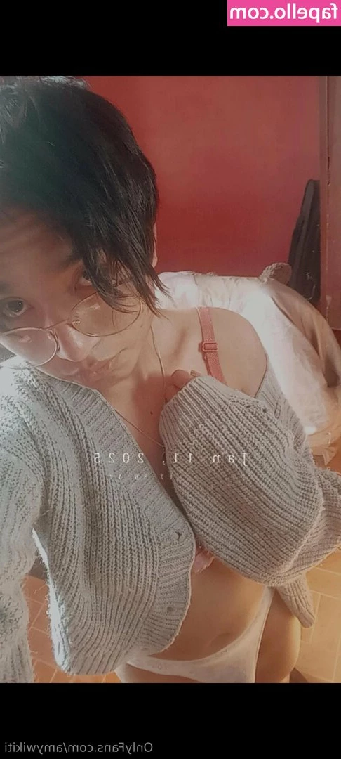 amywikiti - Wacky Wednesday -  Hey Alexa What s The Temperature    A half naked