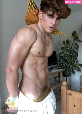 troypesss [ troypesss-1 ] - Hehe pic taken right now