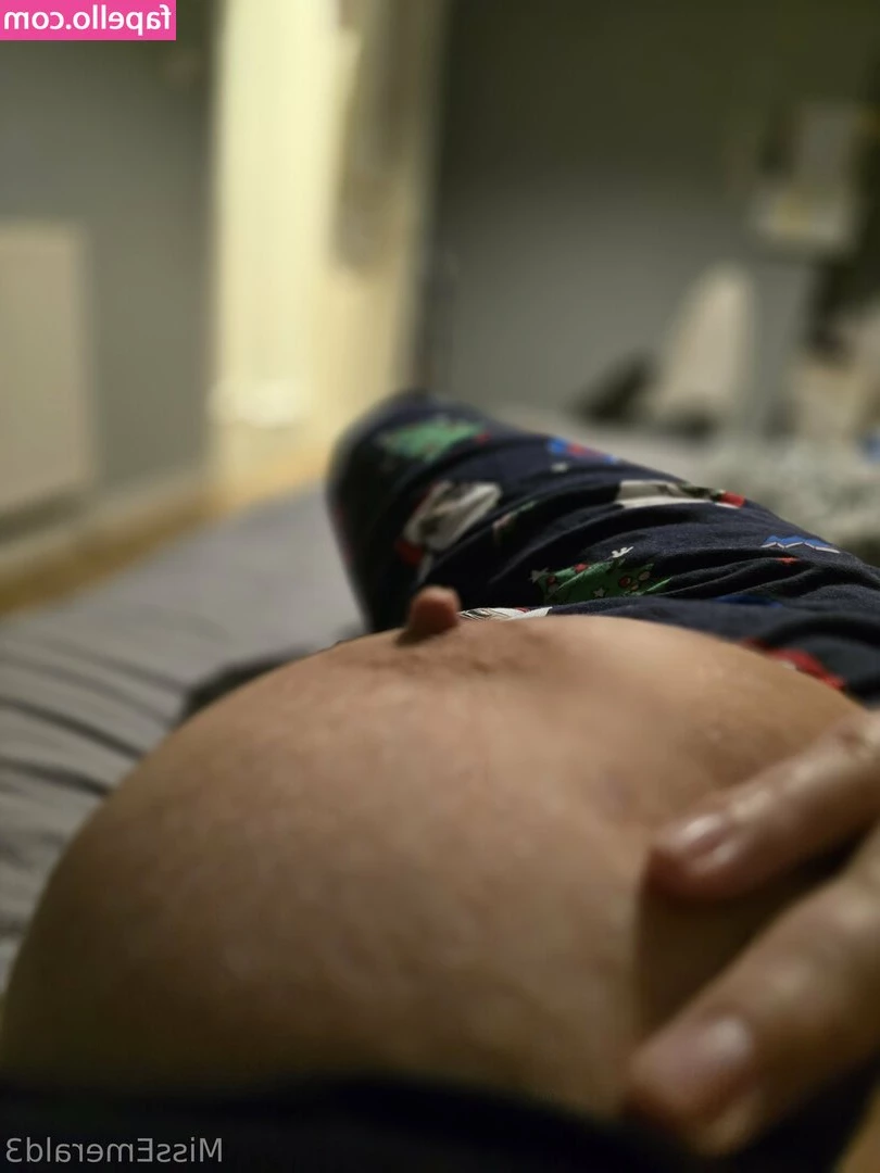 missemerald3 - Thiccc and tatted  Let me crush you with my thighs