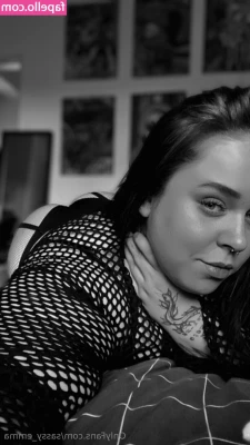 sassy_emma [ sassy-emma ] - Do you want to see me with the swimsuit off