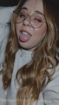 sassy_emma [ sassy-emma ] - Thiccc and tatted  Let me crush you with my thighs