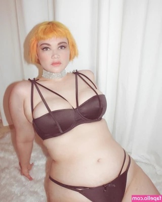 isabel_hendrix [ isabel-hendrix ] - it is waaay too hot out   i need to be in water asap