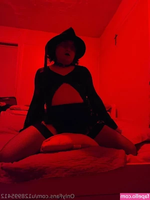u128995412 - I was hanging out with my friend @crystal.sunshine yesterday! Boy, do