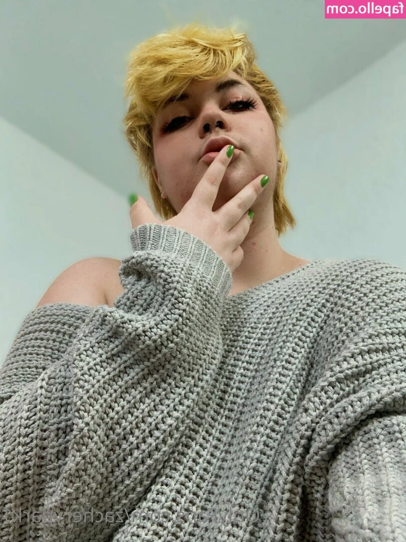 zacherypark1 - 90 82 who wants to see my juicy pussy in this   anime cosplay