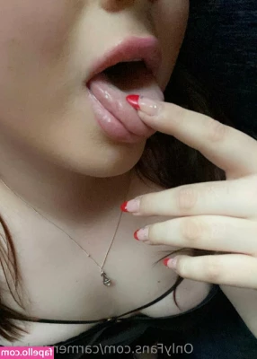 carmenmahole - Te gustaría recibirlo así en la cara? 🤤💦  would you like to