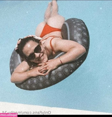 mariluuu24 - I need to take this bathing suit off  Wanna help