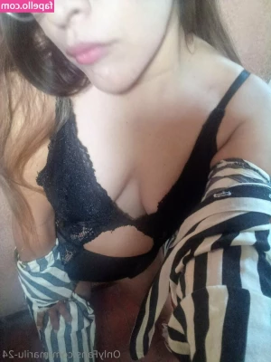 mariluuu24 - 💥 Adventures In Fishnets Under The Bed 🛏️