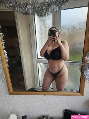 Queenmilfy - Pretty sure the hotel staff was watching me and to be honest - it