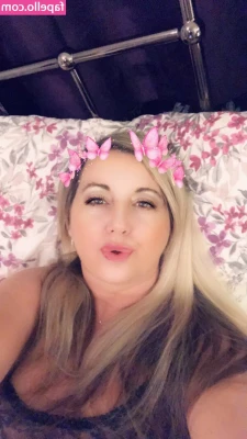 Queenmilfy - Make me wet like a spring shower