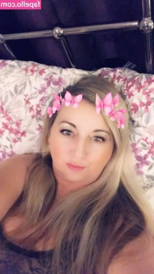 Queenmilfy - Howdy there 🖤
