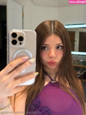 katianakay [ katianakay-3 ] - Upskirt no panties 😈 Please like, because every like makes me wet