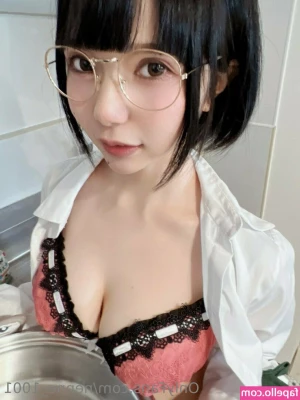 nenne_1001 [ nenne-1001 ] - 1 wet pussy coming right up! 😝😜
