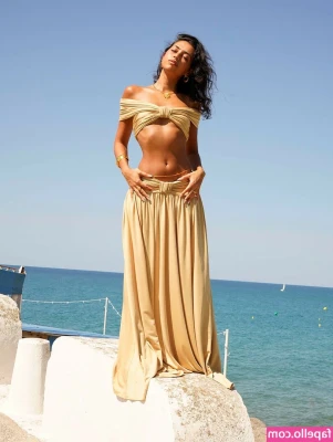 Tara Bakalian [ tara-bakalian ] - Old me