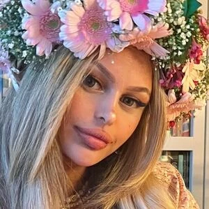 bustybootyblondefree