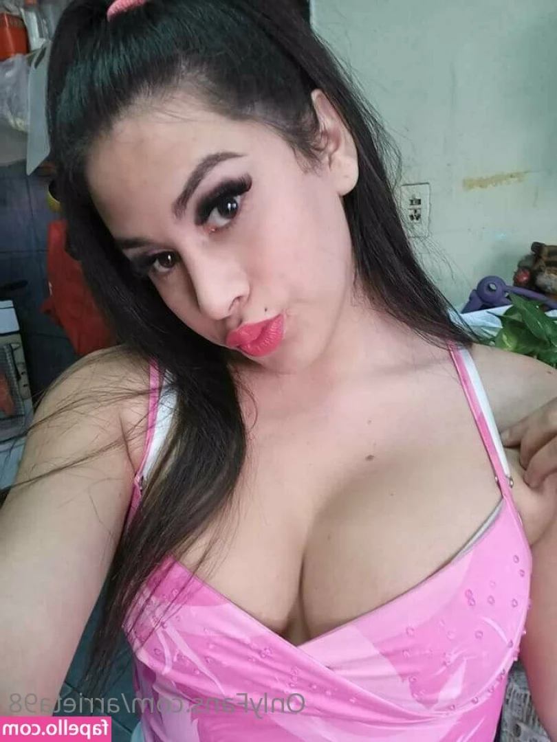 arrieta98 - Happy Friday, Cum Join me in the bath