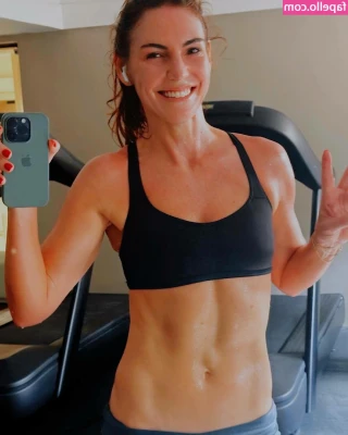 Glenda Kozlowski [ glenda-kozlowski ] - Did u miss my back?🤪