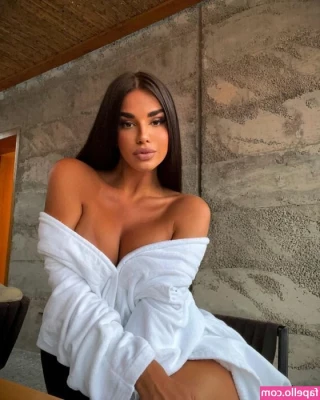 Ivana Knoll [ ivana-knoll ] - Come and get it