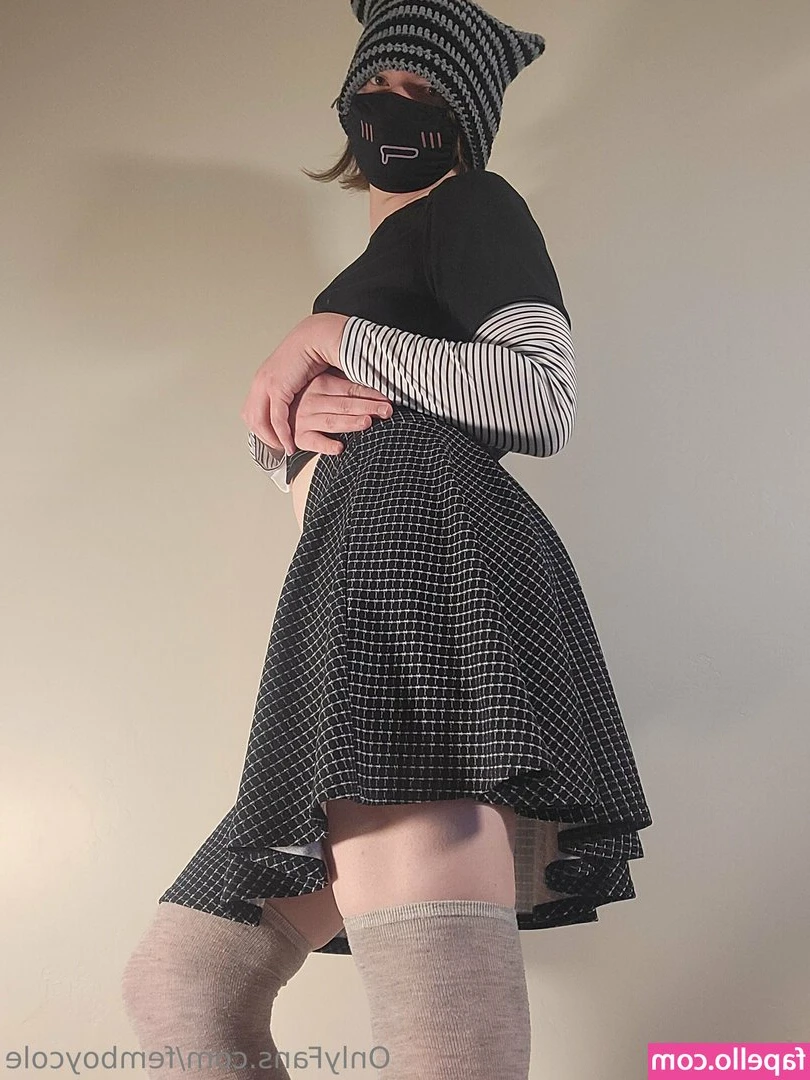 femboycole - She’s wet