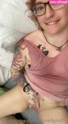 jeaniegrey42 - Just finished my workout and finished with a hot shower 😉