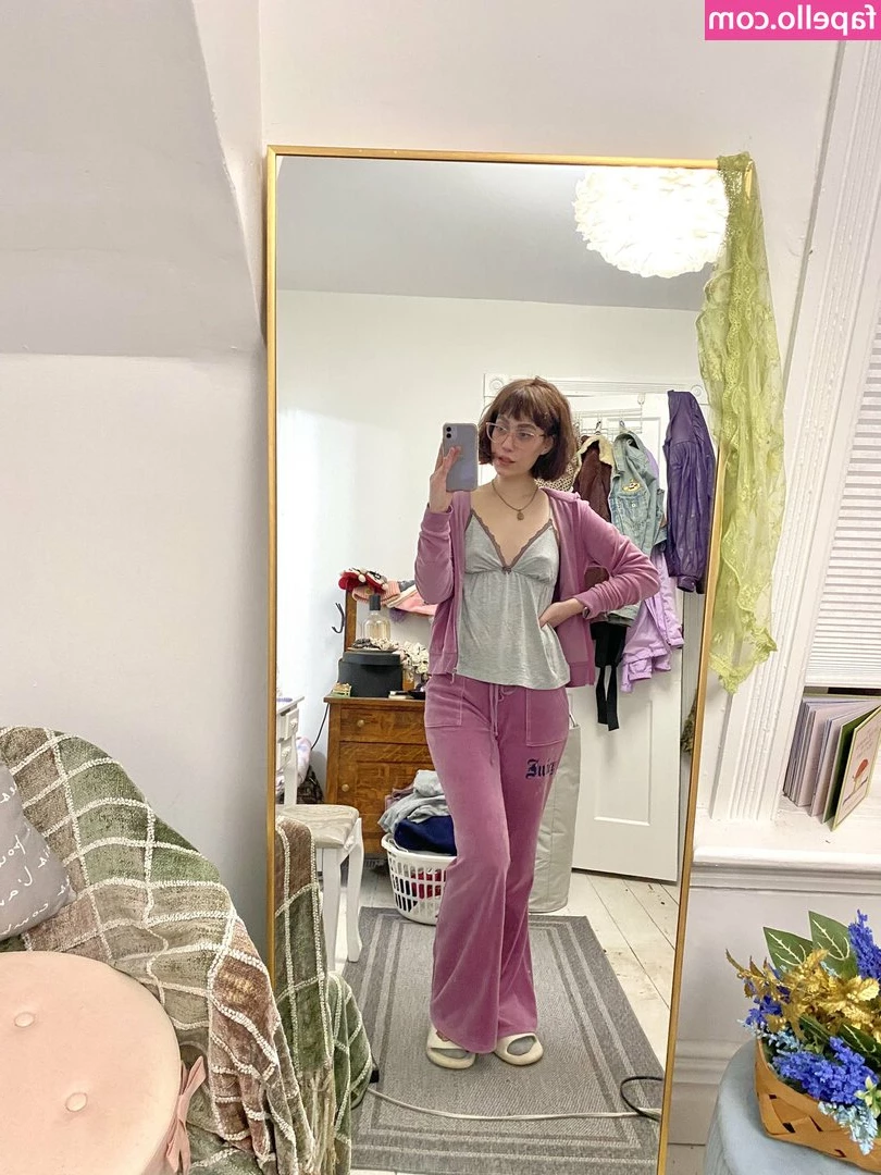 dollylol [ dollylol-1 ] - Robe selfie 🤳🏻💋 so many new sexy pics and videos were made