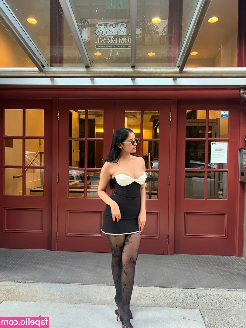Divya Gupta [ divya-gupta ] - Slutty Saturday has me like ()() —> (.)(.)