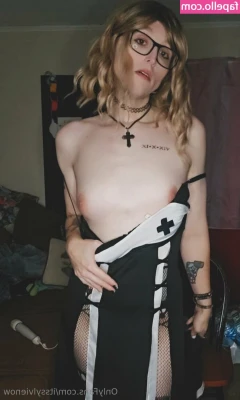 itssylvienow - pulling up my dress to show my girl dick. ;)