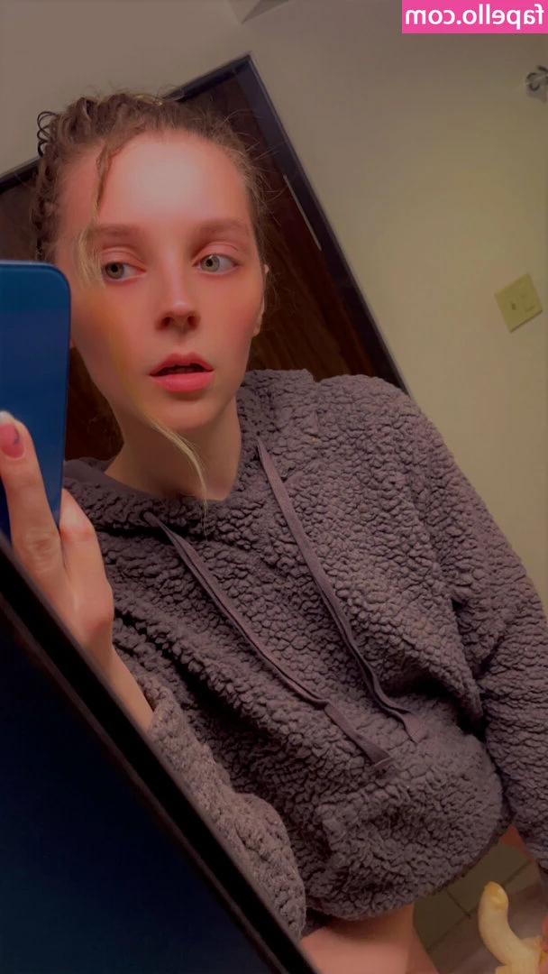 retroanjel - Cum let me jingle your bells 🔔 and drain you 🥵