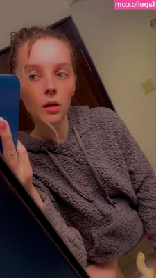 retroanjel - Cum let me jingle your bells 🔔 and drain you 🥵
