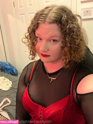 tallvixenxoxoxo - I think my new favorite dildos are glass ones🤤