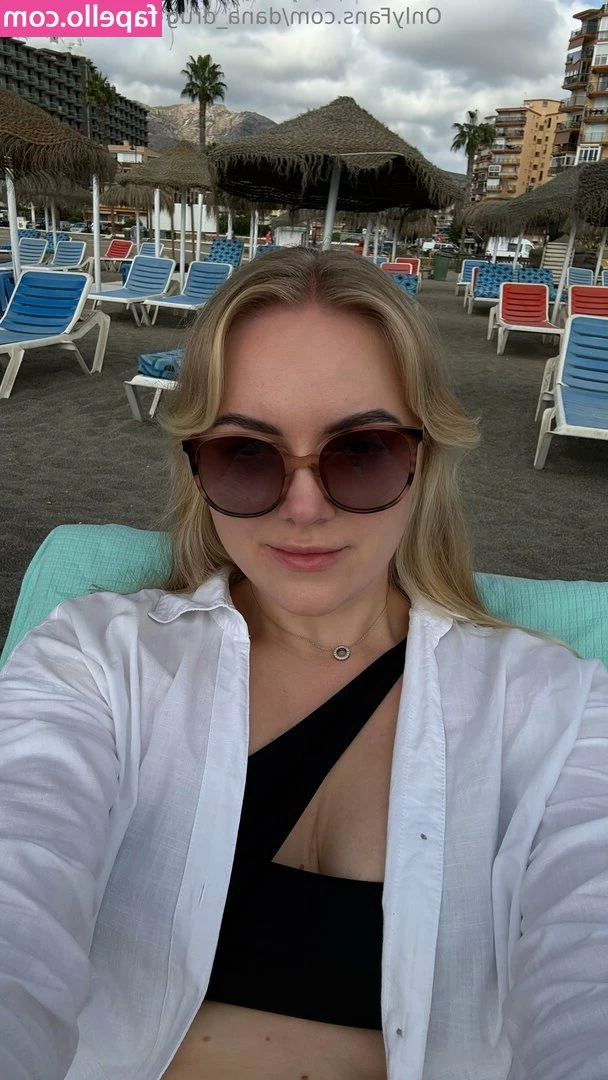 dana_drug [ dana-drug ] - Take me just one argument why I should take off jacket😏