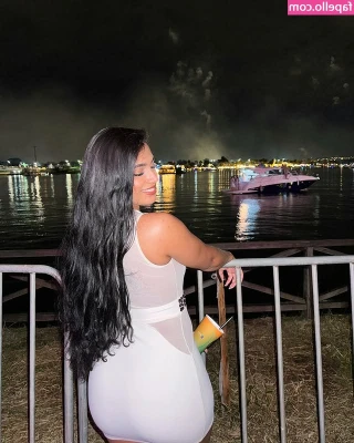 Karina Rodrigues [ karina-rodrigues ] - Something short and tight?