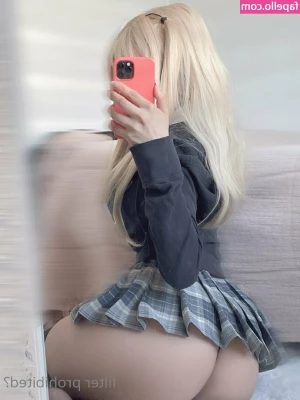 Hyoog - I just got divorced  for being too slutty on Internet  and the only part 1