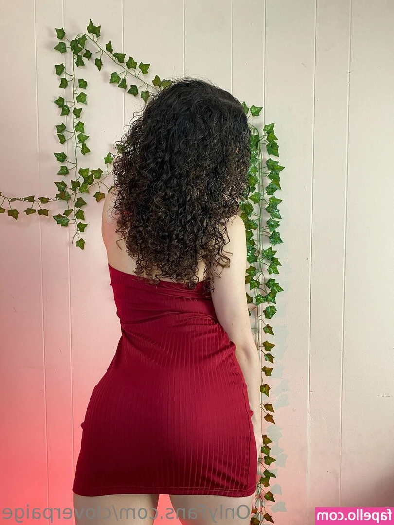 Cloverpaige - He loves black cock 🍆😋😝😛