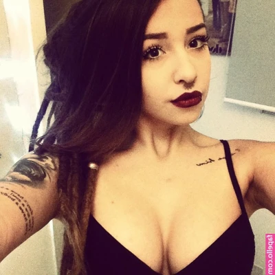 Victoria Macan [ victoria-macan ] - Energy every time my toes are in your mouth and no you don’t get to