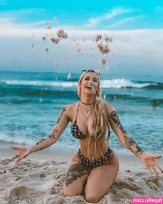 Victoria Macan [ victoria-macan ] - Wanna chill with me while I wear this skimpy outfit?