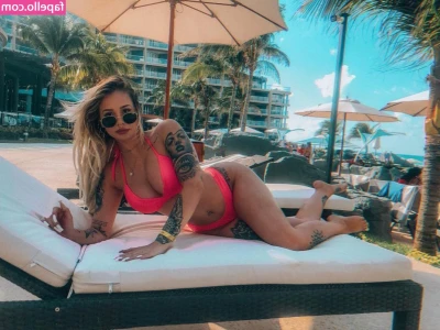 Victoria Macan [ victoria-macan ] - Its a saturday and Im making new content based off your choices 😘