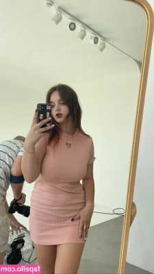 Caroline Moore [ caroline-moore ] - My hand was sore after that spanking 👋 🍑 … I Love it when he