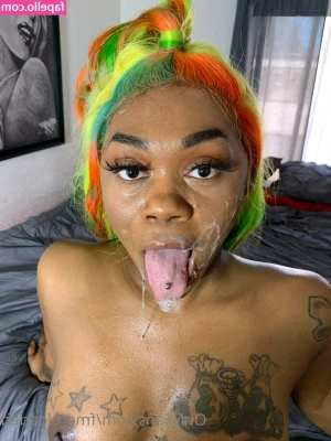 mrsfeedme - Didn’t you see the livestream from shower today? Of course mommy