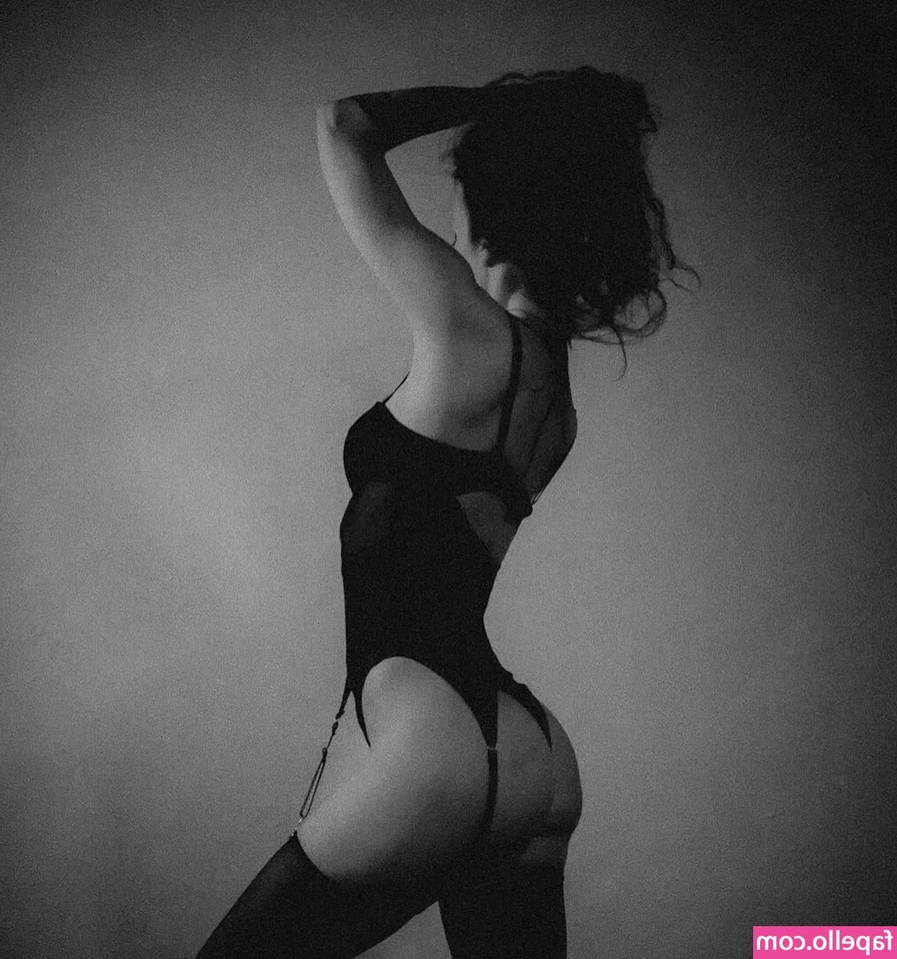 blackart.victoria [ blackart-victoria ] - Will you have a sexy talk with your little slut 💓