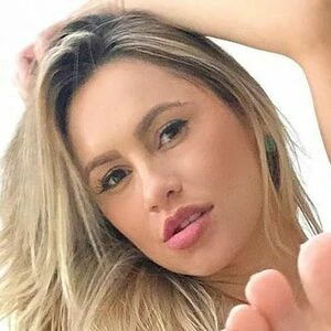 Tyla urgirltylaxx