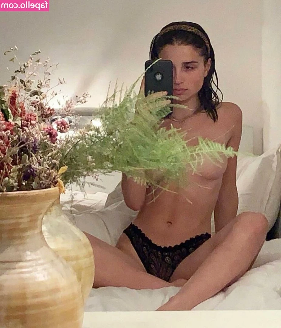 Rastacame - Enjoy the natural light hitting on my flexed body while I jerk off