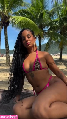 Yasmin Soares [ yasmin-soares ] - meow